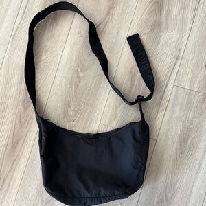 Medium Baggu Crescent